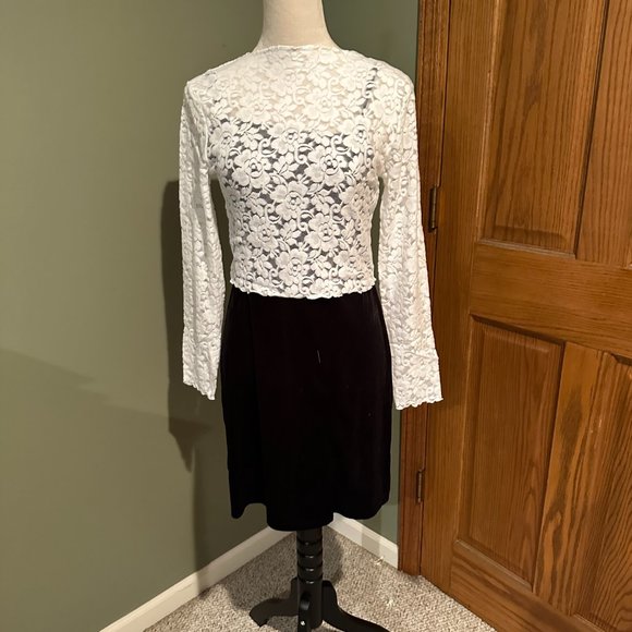 JUNIORS WALLFLOWER LACE TEE & VALOUR DRESS SET SIZE L #472 - Picture 3 of 4